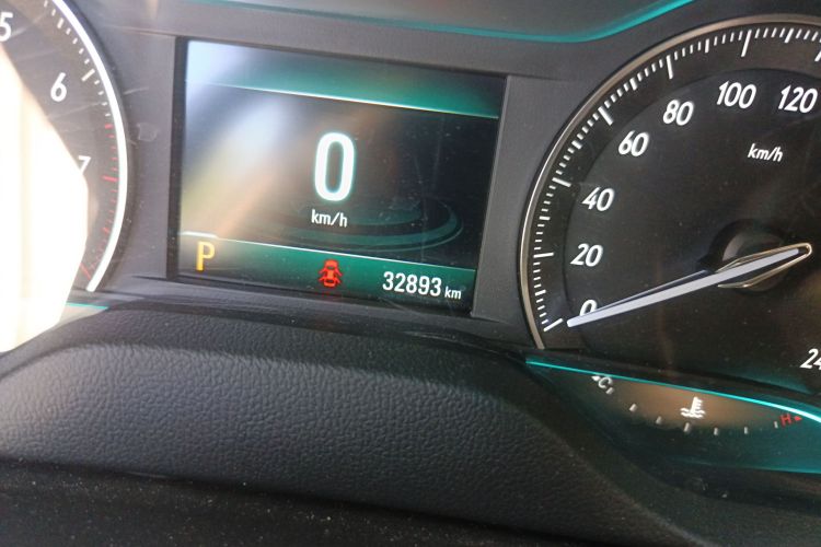 别克 英朗 2019款 15T 双离合互联精英型 国VI中控内饰15