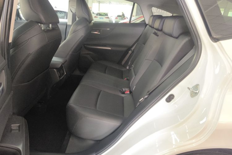 丰田 威飒 2023款 2.0L CVT两驱豪华版中控内饰7004