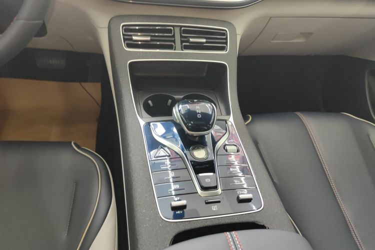 比亚迪 秦PLUS 2021款 DM-i 55KM 旗舰型中控内饰18