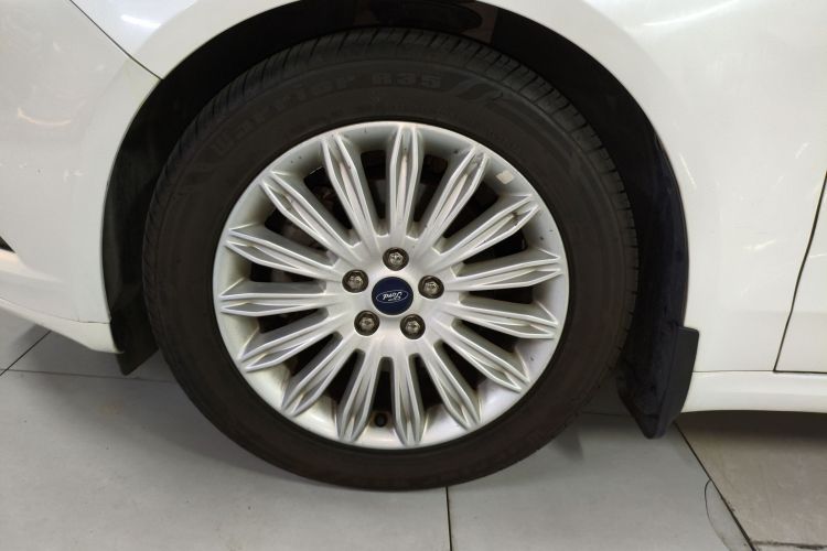 福特 蒙迪欧 2013款 2.0L GTDi200时尚型车身外观6007