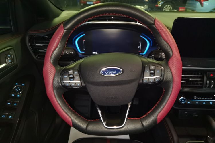 福特 福克斯 2022款 三厢 EcoBoost 180 自动ST Line局部细节13