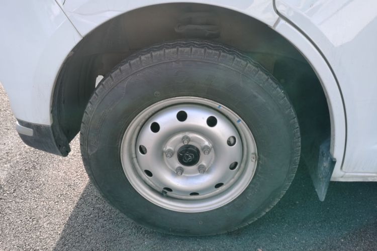 长安凯程 长安睿行EM80 2023款 平顶对开门2座60kW 41.932kWh车身外观6007