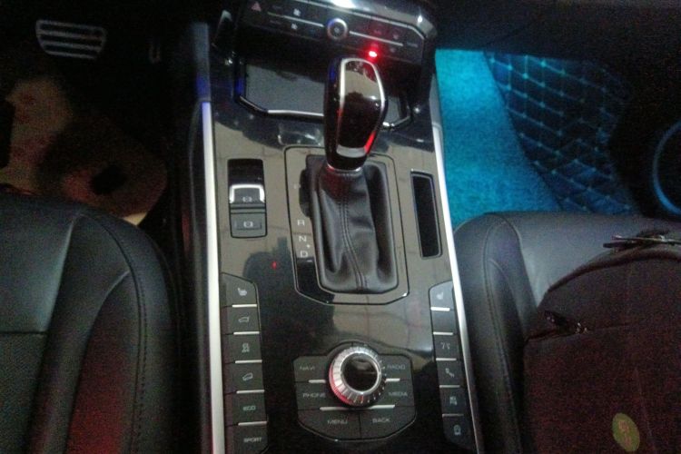 魏牌 VV7 2017款 2.0T 旗舰型局部细节18