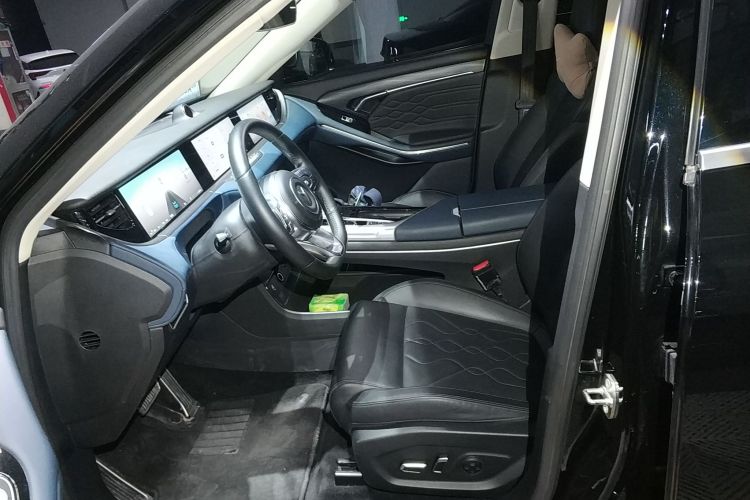 岚图汽车 岚图FREE 2021款 四驱标准增程专属豪华套装中控内饰19