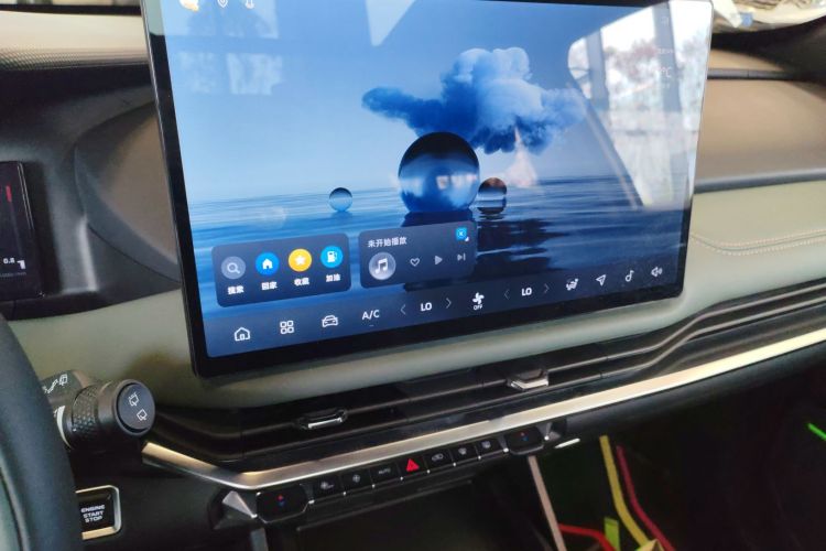 吉利汽车 豪越L 2024款 2.0T DCT尊贵型中控内饰16