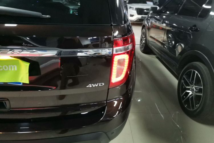 福特 探险者(进口) 2013款 3.5L 尊享型车身外观9