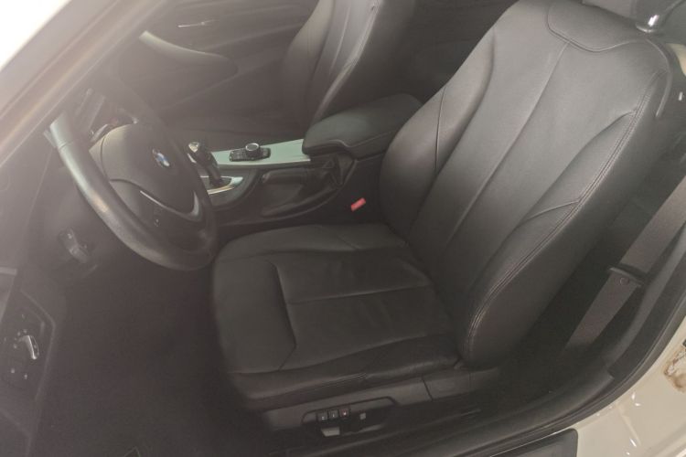 宝马4系 2014款 420i 时尚型局部细节19