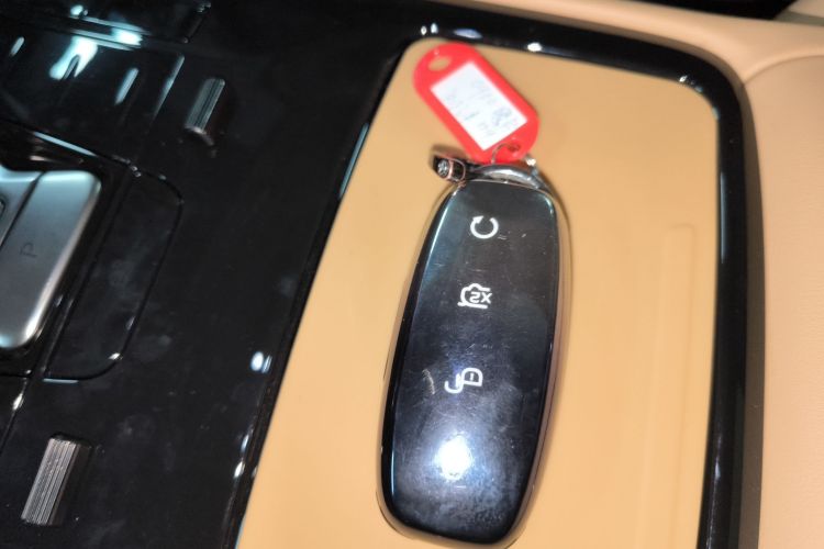 腾势D9 2024款 DM-i 980 四驱尊贵型中控内饰11