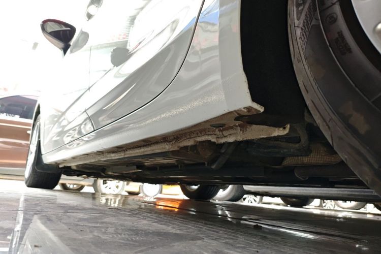 别克 威朗 2019款 三厢 15S 自动领先型机舱底盘30