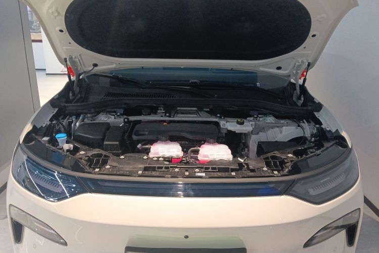 零跑汽车 零跑C11 2026款 增程 300激光雷达智尊版机舱底盘24