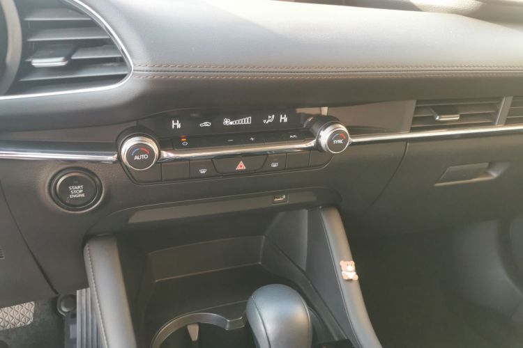 马自达3 昂克赛拉 2020款 2.0L 自动质雅版中控内饰16