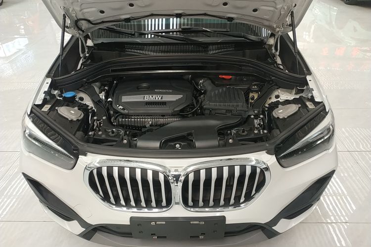 宝马X1 2022款 sDrive25Li 领先型机舱底盘24