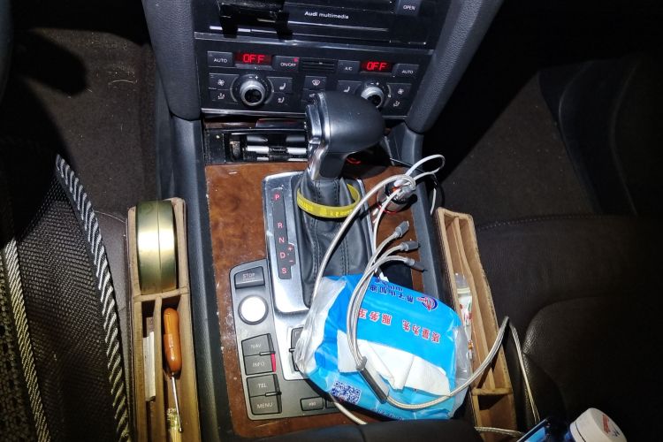 奥迪Q7 2014款 35 TFSI 进取型中控内饰18