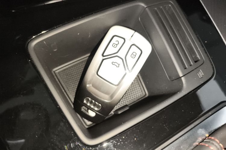 奥迪Q5L 2024款 40 TFSI 豪华动感型中控内饰7001