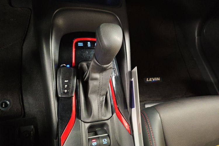 丰田 雷凌 2022款 双擎 1.8H E-CVT运动版中控内饰18