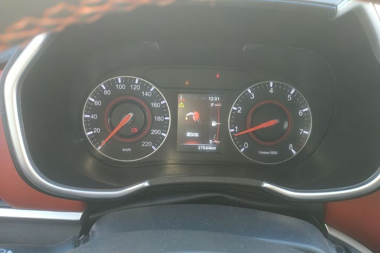 中华V3 2017款 1.5L 手动智能型中控内饰14