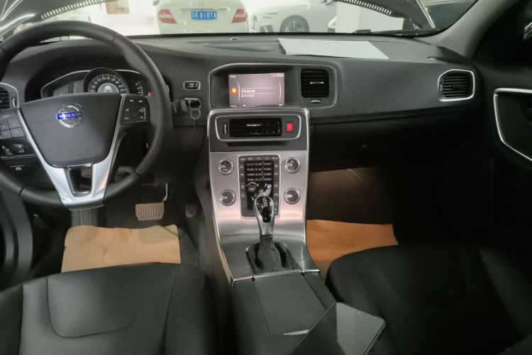 沃尔沃S60 2018款 S60L T3 智进版局部细节18