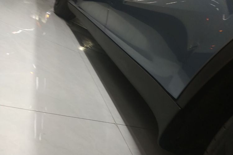 特斯拉 Model Y 2025款 长续航全轮驱动 首发版局部细节9002