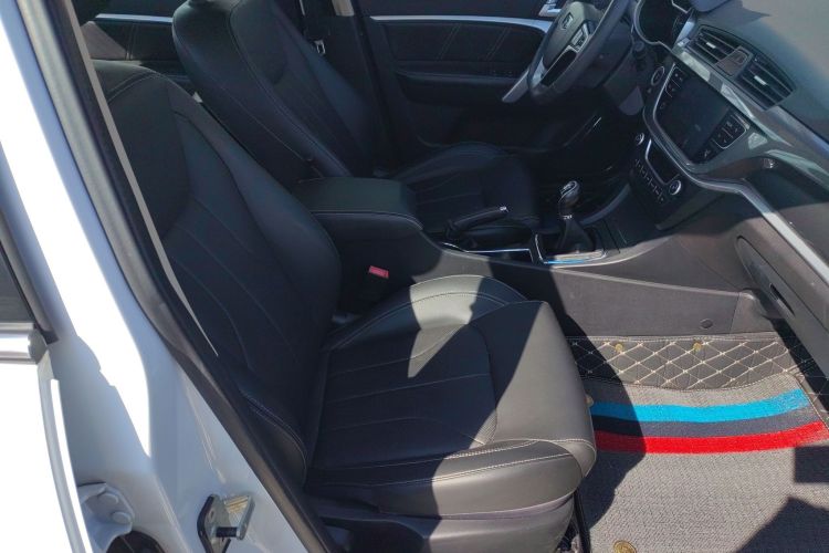 吉利汽车 帝豪 2017款 三厢百万款 1.5L 手动向上版局部细节41