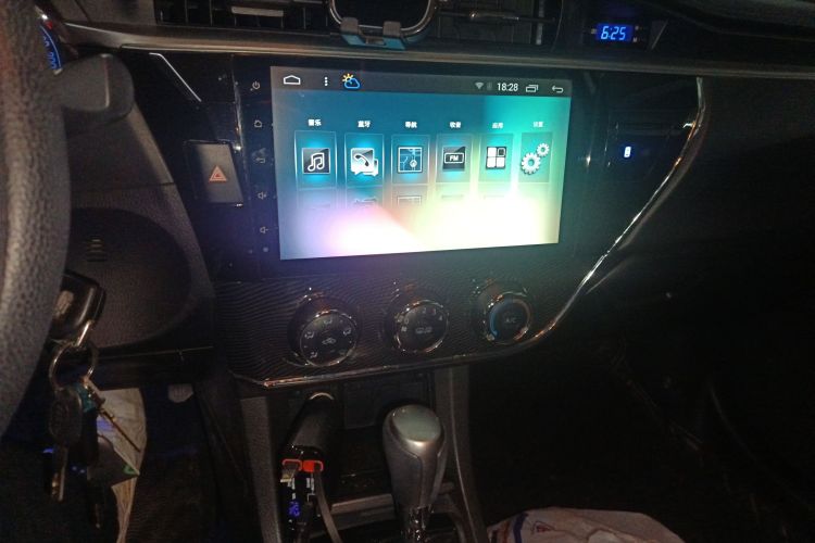 丰田 卡罗拉 2017款 1.2T CVT GL-i中控内饰16