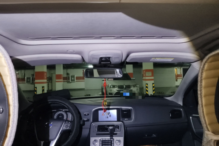 沃尔沃S60 2017款 S60L T3 智进版中控内饰22