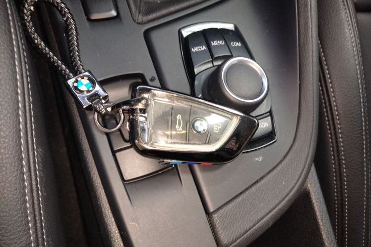 宝马X1 2020款 sDrive20Li 时尚型中控内饰11