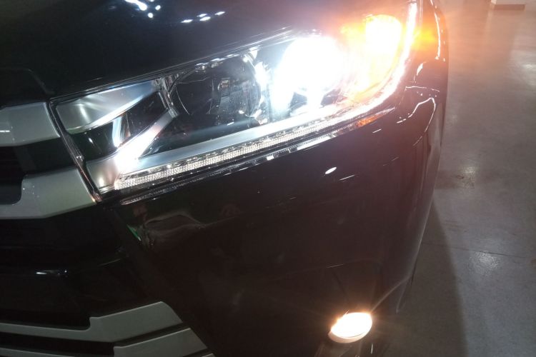 丰田 汉兰达 2018款 2.0T 四驱豪华版 7座 国VI局部细节36