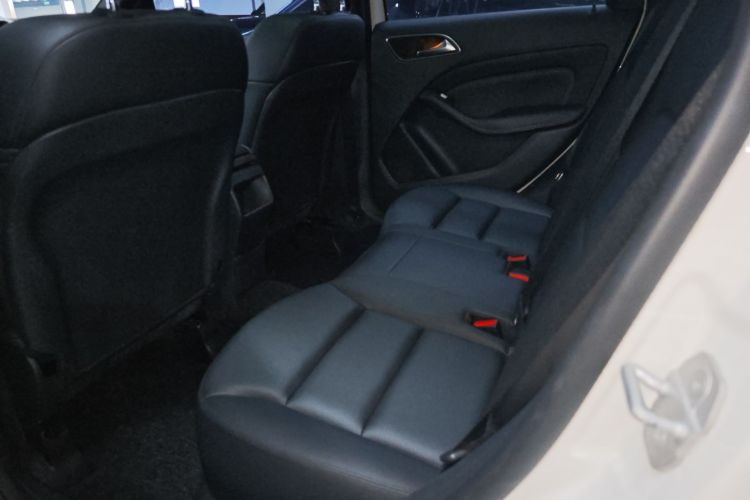 奔驰B级 2012款 B 200中控内饰21