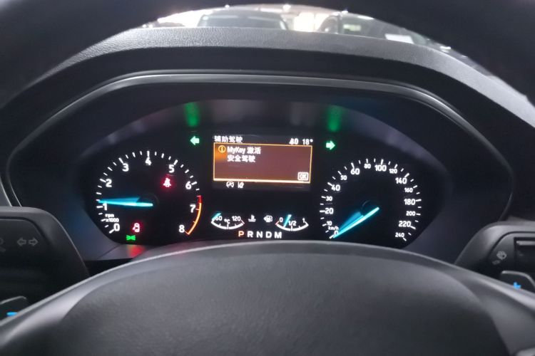 福特 福克斯 2019款 三厢 EcoBoost 180 自动锋耀型中控内饰14