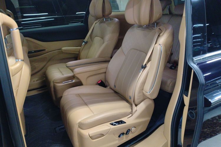 岚图汽车 岚图梦想家 2022款 0碳版 想+智驾包 475km中控内饰21