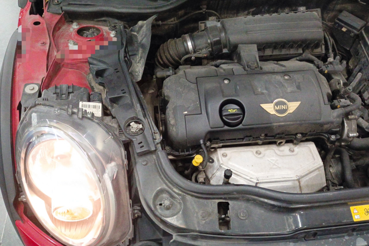 MINI 2011款 1.6L COOPER Fun机舱底盘25