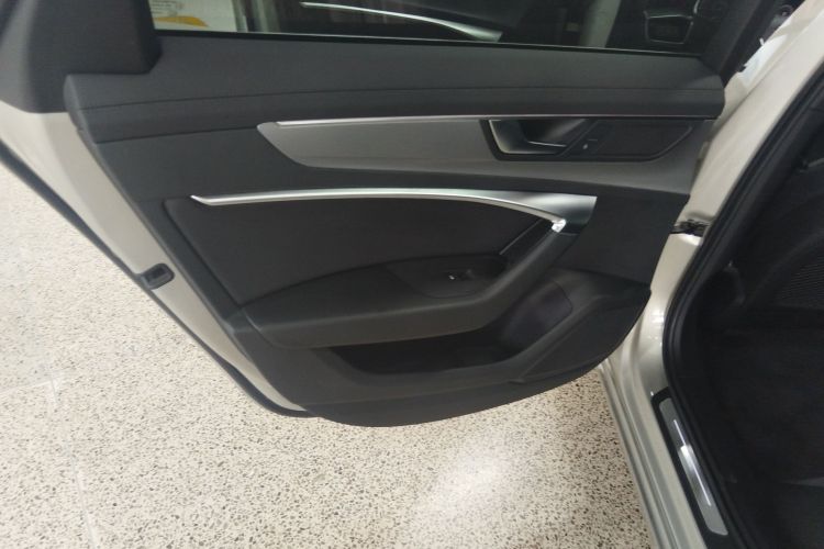 奥迪A6L 2022款 40 TFSI 豪华动感型中控内饰7008