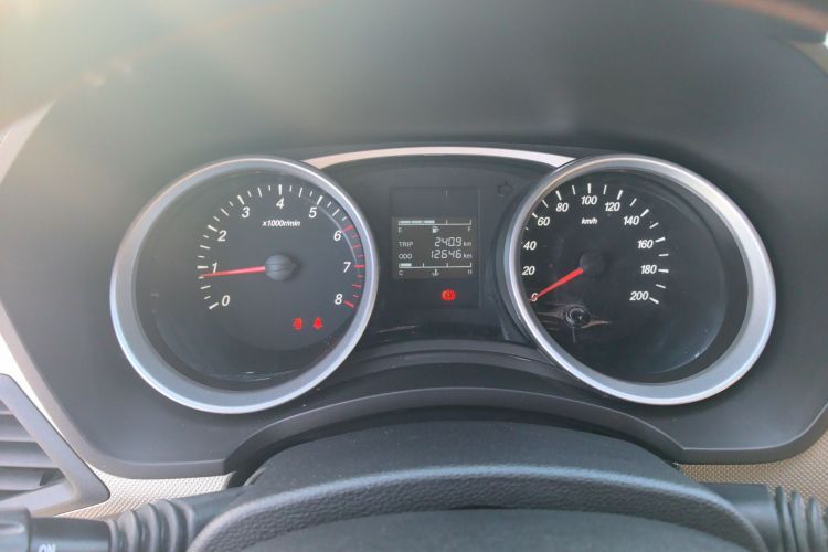 五菱汽车 五菱宏光 2019款 1.5L S舒适型国VI LAR中控内饰14