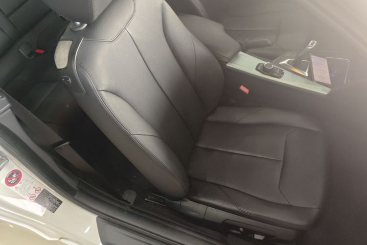 宝马4系 2014款 420i 时尚型局部细节41