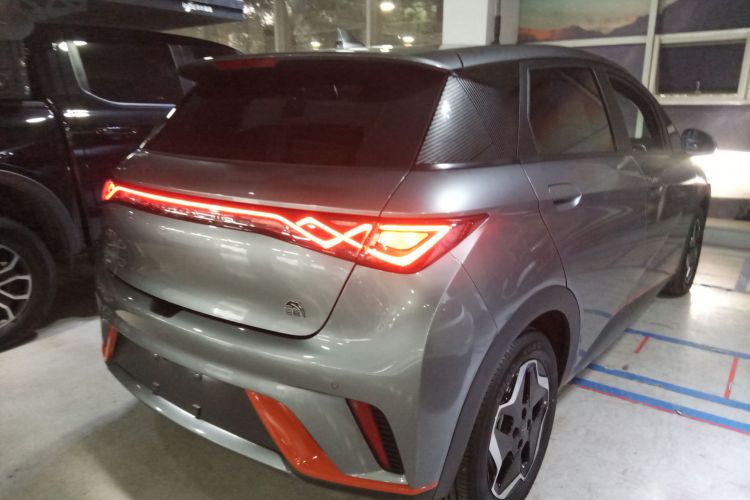 比亚迪 海豚 2021款 405km 时尚版车身外观7