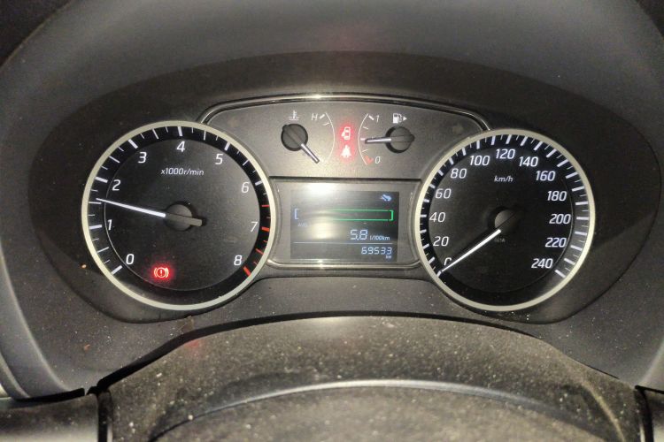 日产 轩逸 2016款 1.6XL 手动豪华版中控内饰14