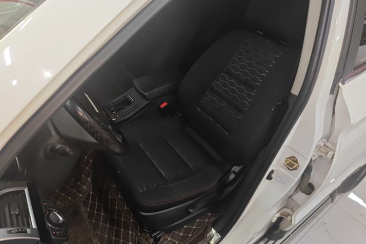 猎豹汽车 猎豹CS10 2016款 2.0T 自动领先型局部细节19