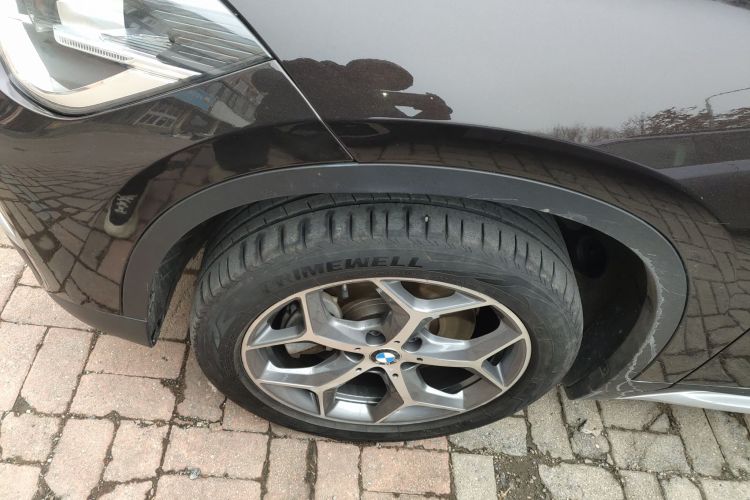 宝马X1 2018款 xDrive20Li 尊享型车身外观6004