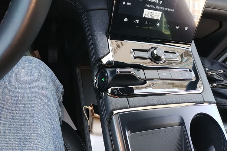蔚来ES8 2022款 100kWh 七座版局部细节18