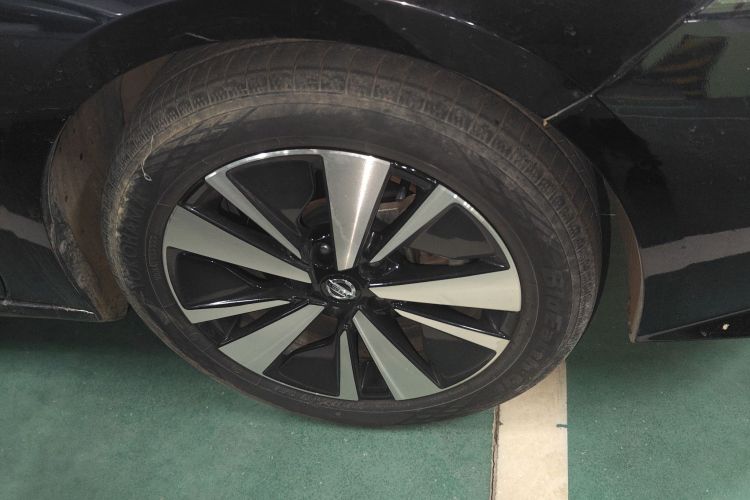 日产 天籁 2021款 2.0L XL 舒适版车身外观10