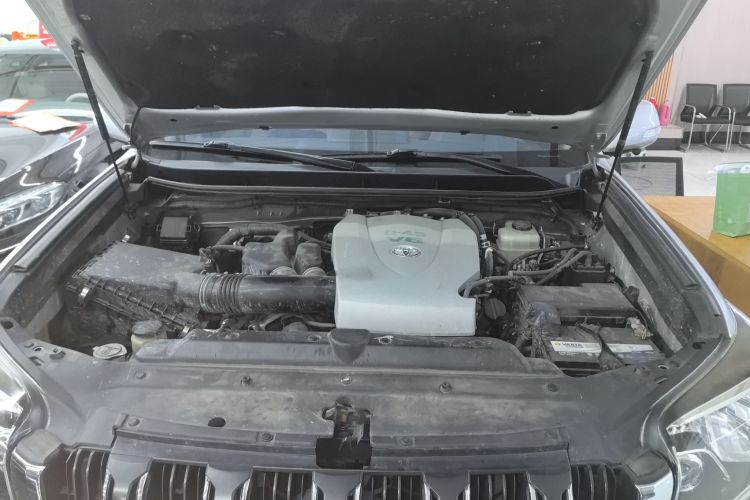 丰田 普拉多 2016款 3.5L 自动TX-L局部细节24