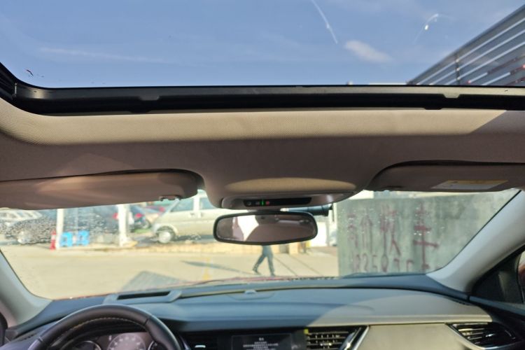 别克 君威 2017款 28T 尊享型中控内饰22