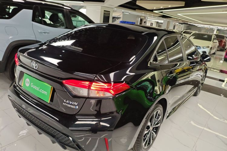 丰田 雷凌 2022款 双擎 1.8H E-CVT运动版车身外观7