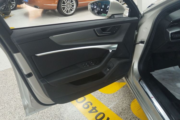 奥迪A6L 2022款 40 TFSI 豪华动感型中控内饰7007