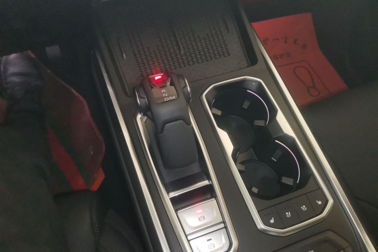 坦克400 2025款 2.0T 汽油版中控内饰18