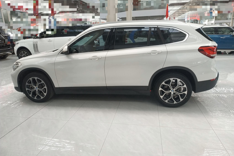 宝马X1 2022款 sDrive25Li 领先型车身外观4