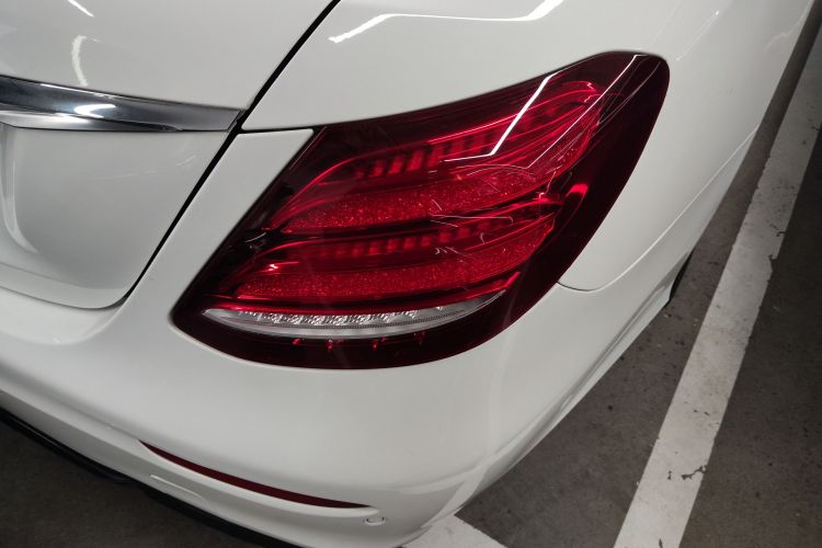 奔驰E级 2019款 E 300 L 运动豪华型车身外观6006