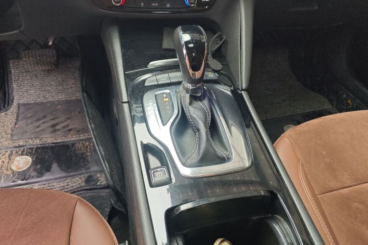 别克 君威 2017款 20T 精英型局部细节18