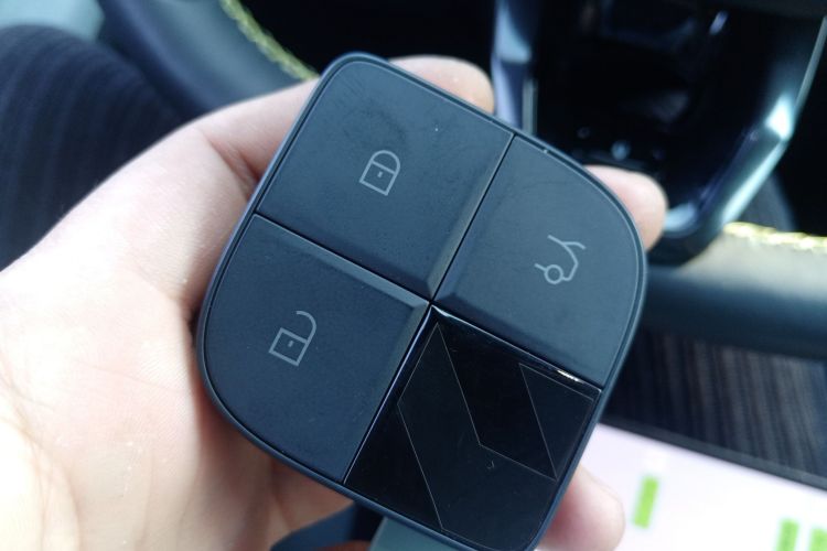 领克08 EM-P 2023款 245km 超长续航Halo中控内饰7001