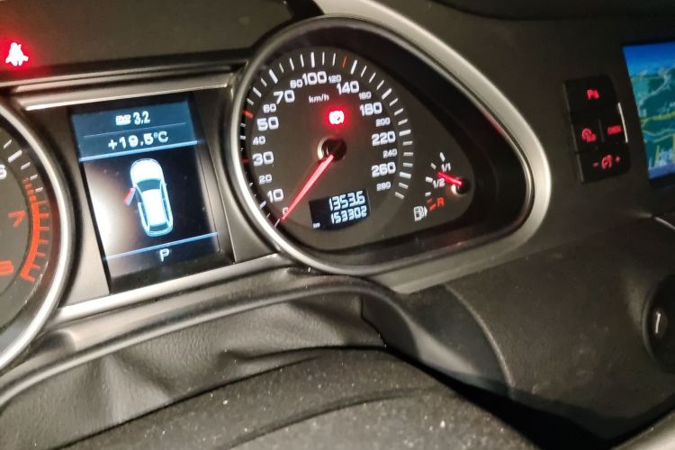 奥迪Q7 2014款 35 TFSI 进取型中控内饰15